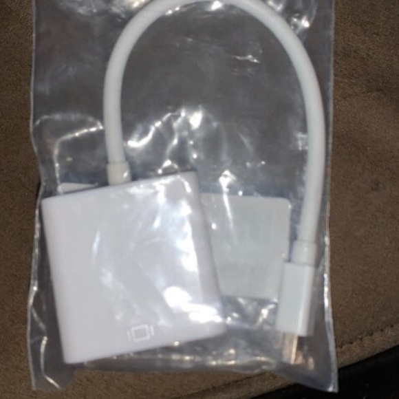 Apple VGA Computer Adapter - Picture 1 of 2